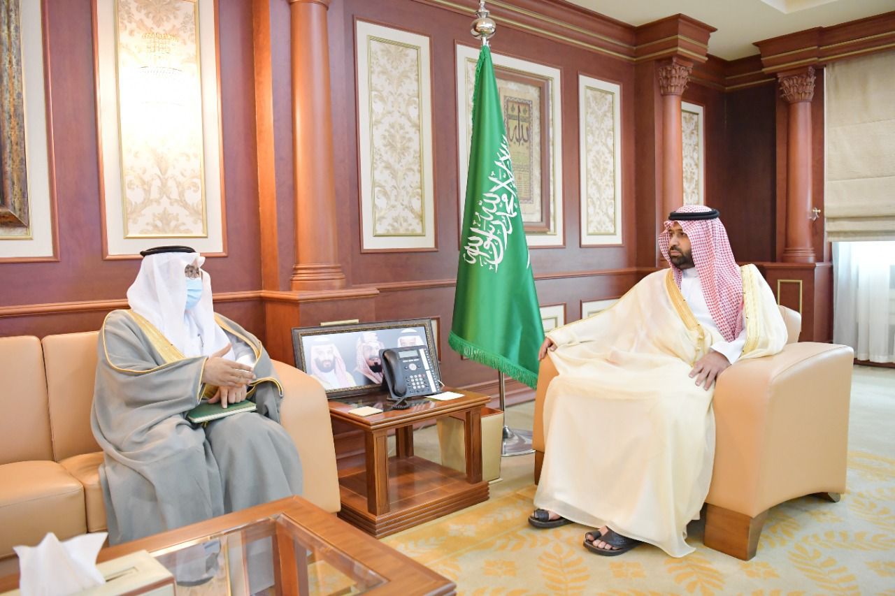 سمو نائب أمير جازان يستقبل مدير عام فرع وزارة التجارة المُعيَّن بالمنطقة