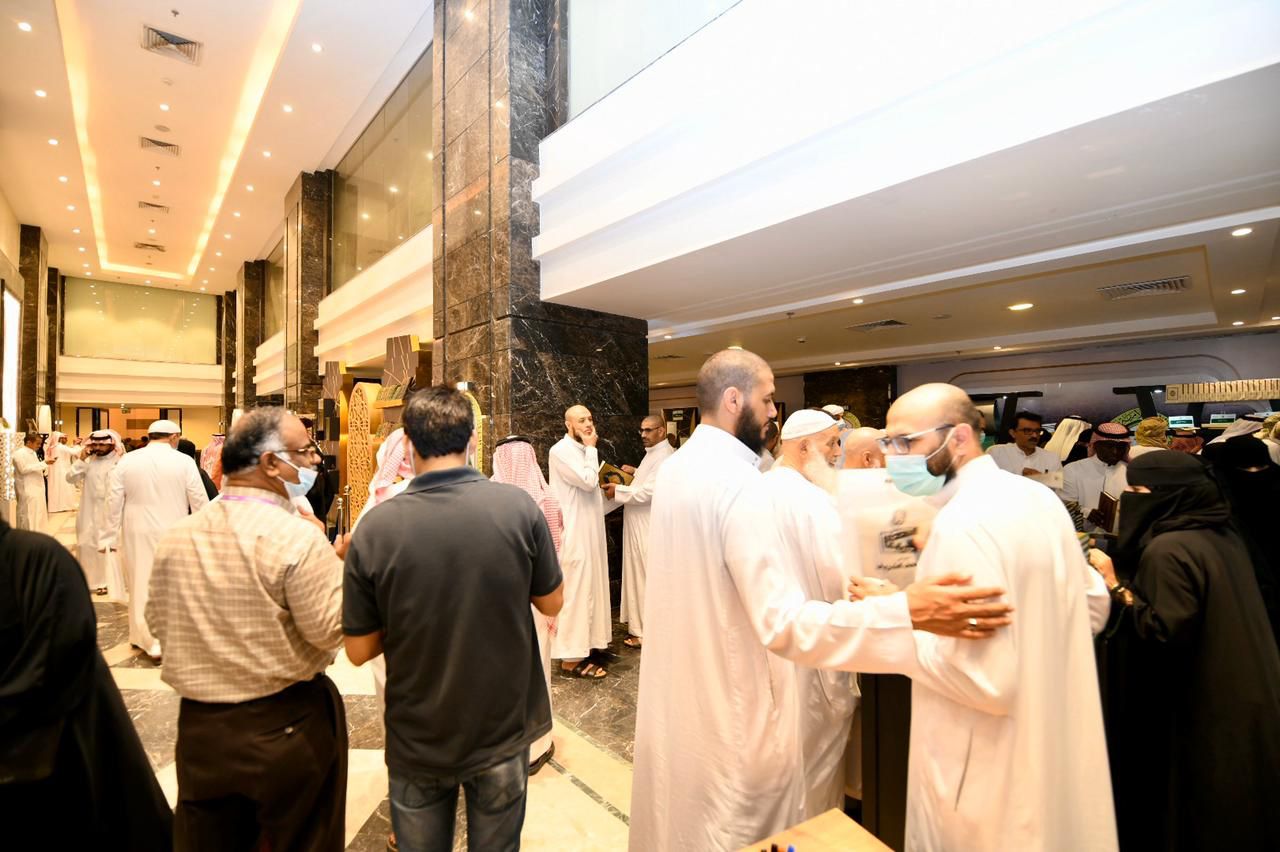 696BDEF5-3BEE-461B-83E3-7EA8D4460B0B