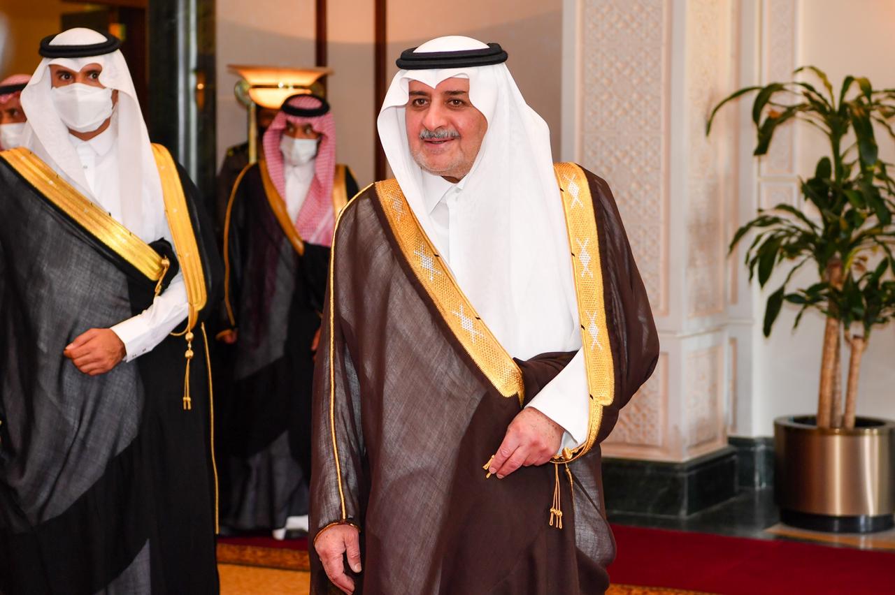 أمير منطقة تبوك  يستقبل وكلاء ومنسوبي الإمارة بمناسبة عيد الفطر المبارك