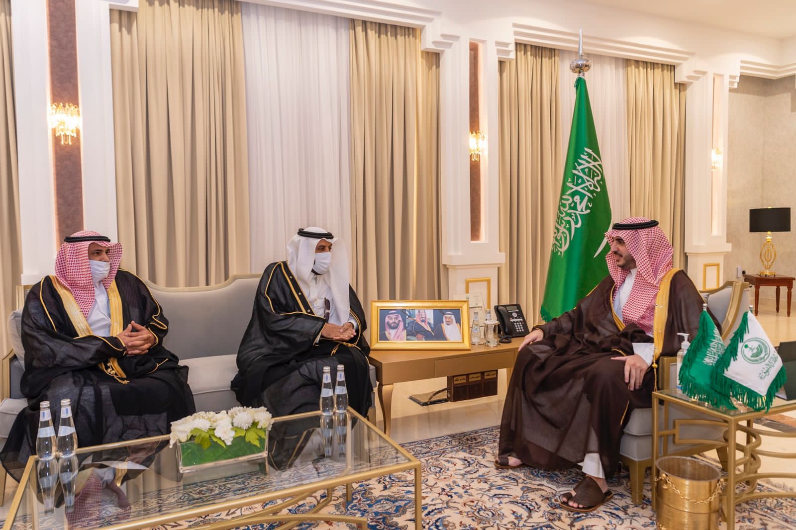 أمير الجوف يطلع على أعمال وخطط الجمعية التعاونية متعددة الأغراض