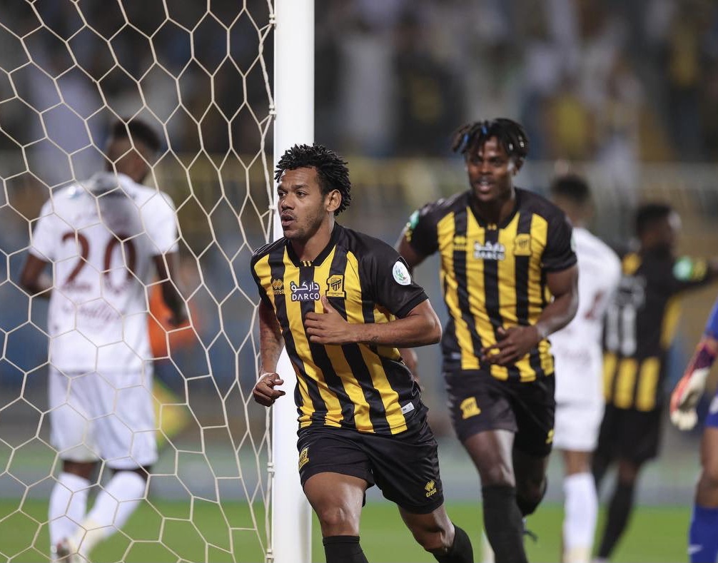 النمور من معقل الليوث تخطف النقاط وتتمسك بعرش الصدارة