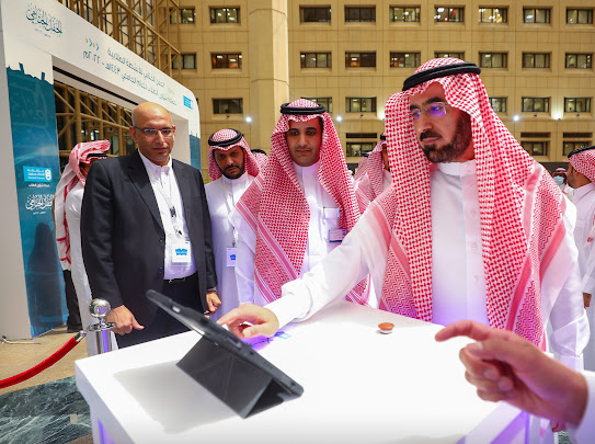 برعاية معالي رئيس جامعة الملك سعود وكيل الجامعة  يفتتح حفل ختام الأنشطة الطلابية لعام ١٤٤٣