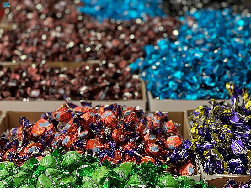 محلات الحلويات والمكسرات تحقق مبيعات مرتفعة قبيل العيد في رفحاء