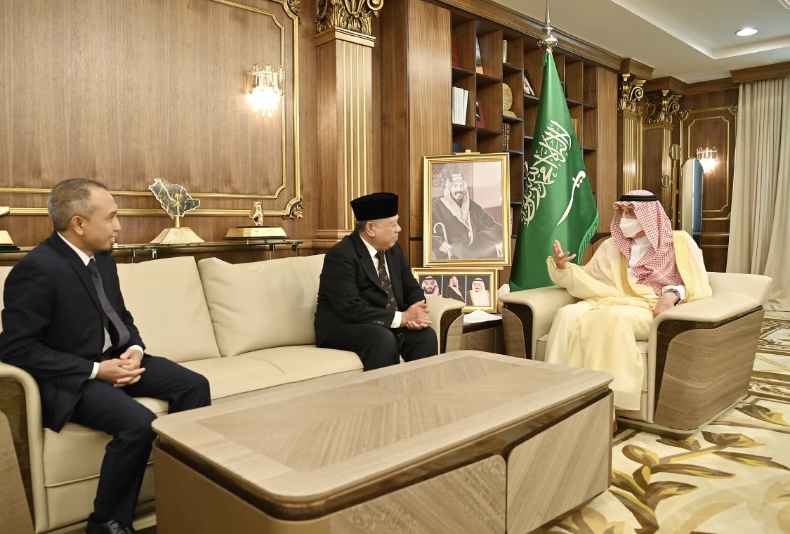 سمو أمير جازان يستقبل سفير إندونيسيا لدى المملكة