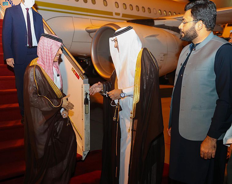 سمو وزير الخارجية يصل إلى باكستان