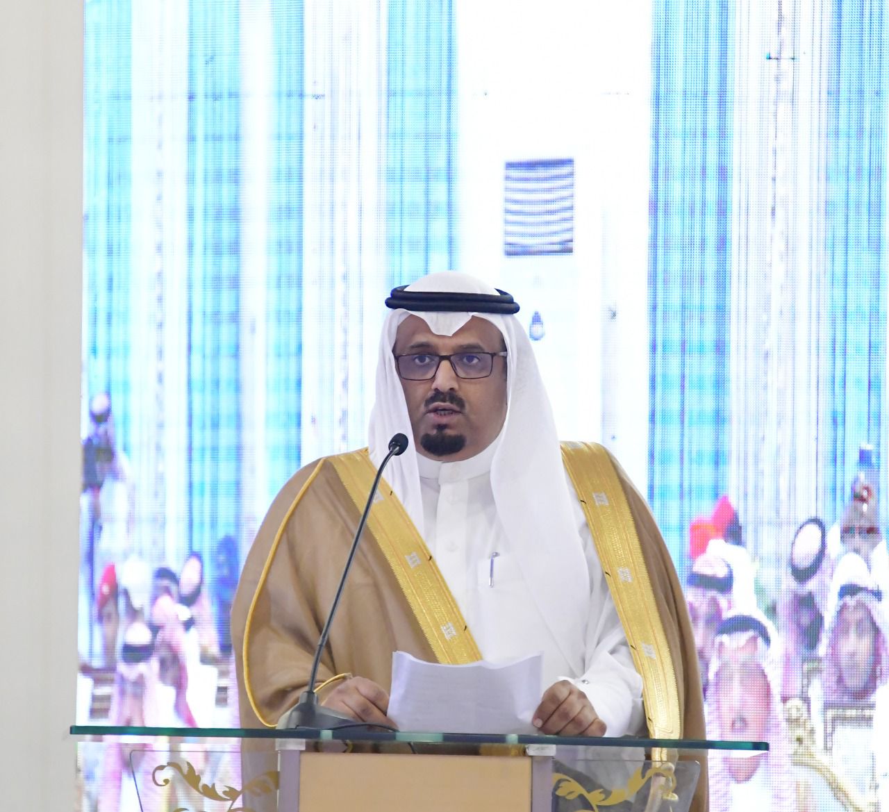 C811ADF9-2AA6-4E7F-B616-FCFBC99B7686