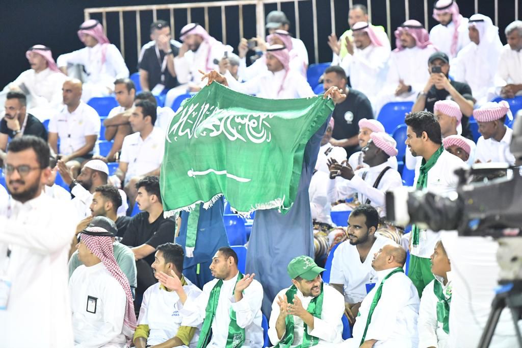 CC143D17-F7A6-4B74-8A46-76D031498104