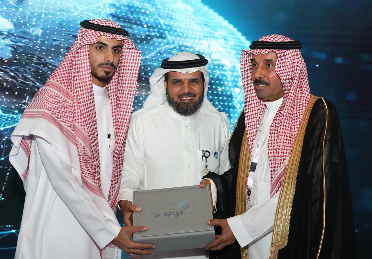 CEB85BB4-505A-42F2-8AD4-F53D415463A0