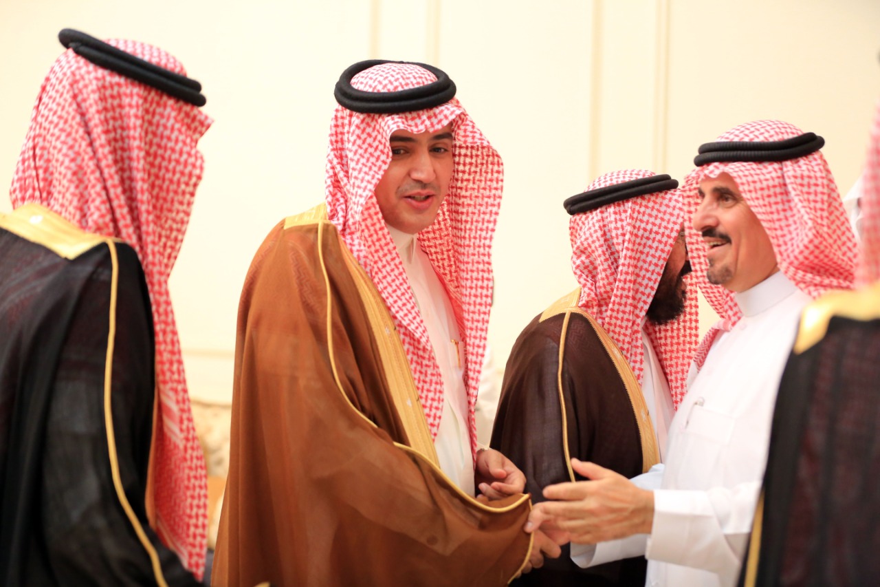 مُحافظ وادي الدواسر يستقبل المهنئين بعيد الفطر المبارك
