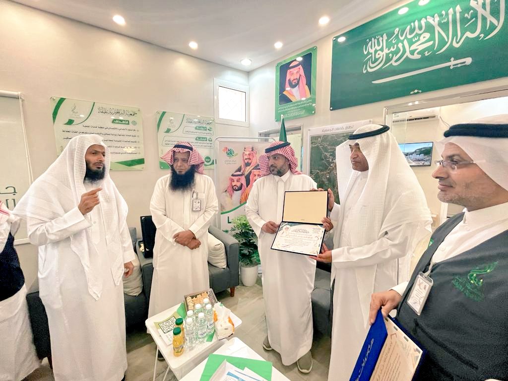 DFC2C3FA-89E5-46E3-BE1B-6CF442E7B484