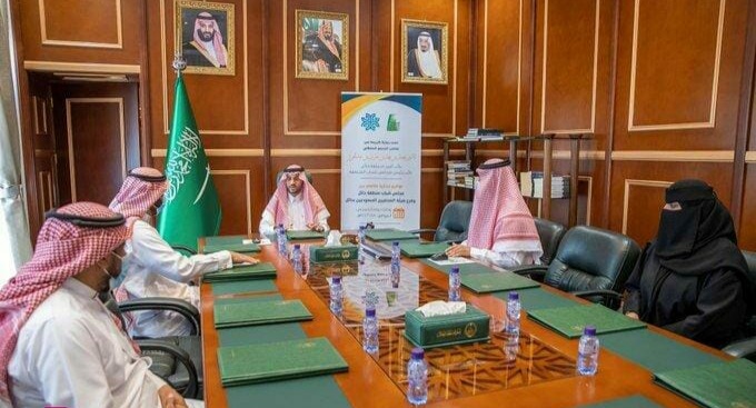 E2AE88B4-CFC8-4EBA-9A40-A73B9B770803