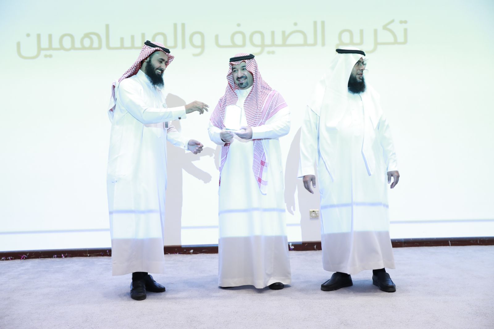 E438DC76-9F2F-4953-A6B3-BA5B81CE7C00