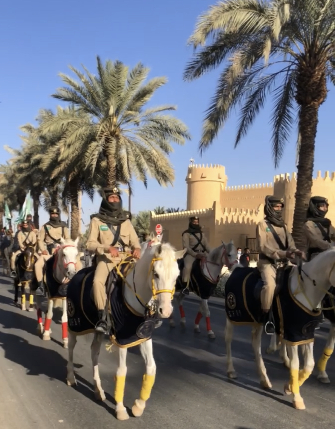 E83C7BD8-E184-4597-AC7A-5F5D07BA0182