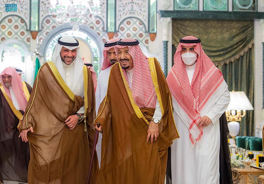 خادم الحرمين الشريفين يستقبل رئيس مجلس الأمة الكويتي وأصحاب الفضيلة والرئيس العام لشؤون الحرمين وأئمة المسجد الحرام