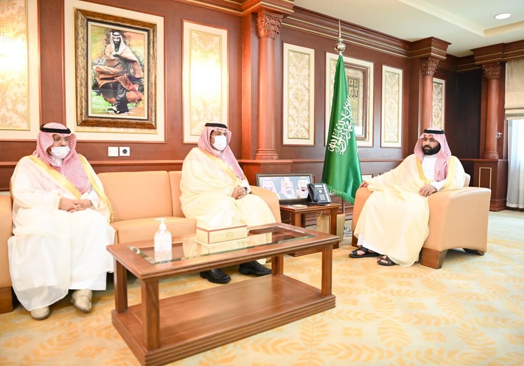 سمو نائب أمير منطقة جازان يستقبل وكلاء ومنسوبي إمارة المنطقة