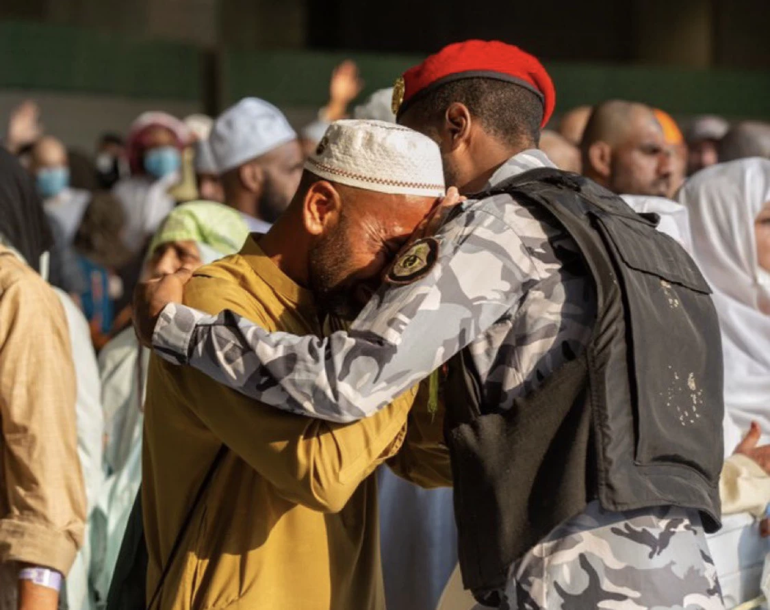مواقع التواصل تعج بجهود رجال الأمن في موسم الحج ١٤٤٥