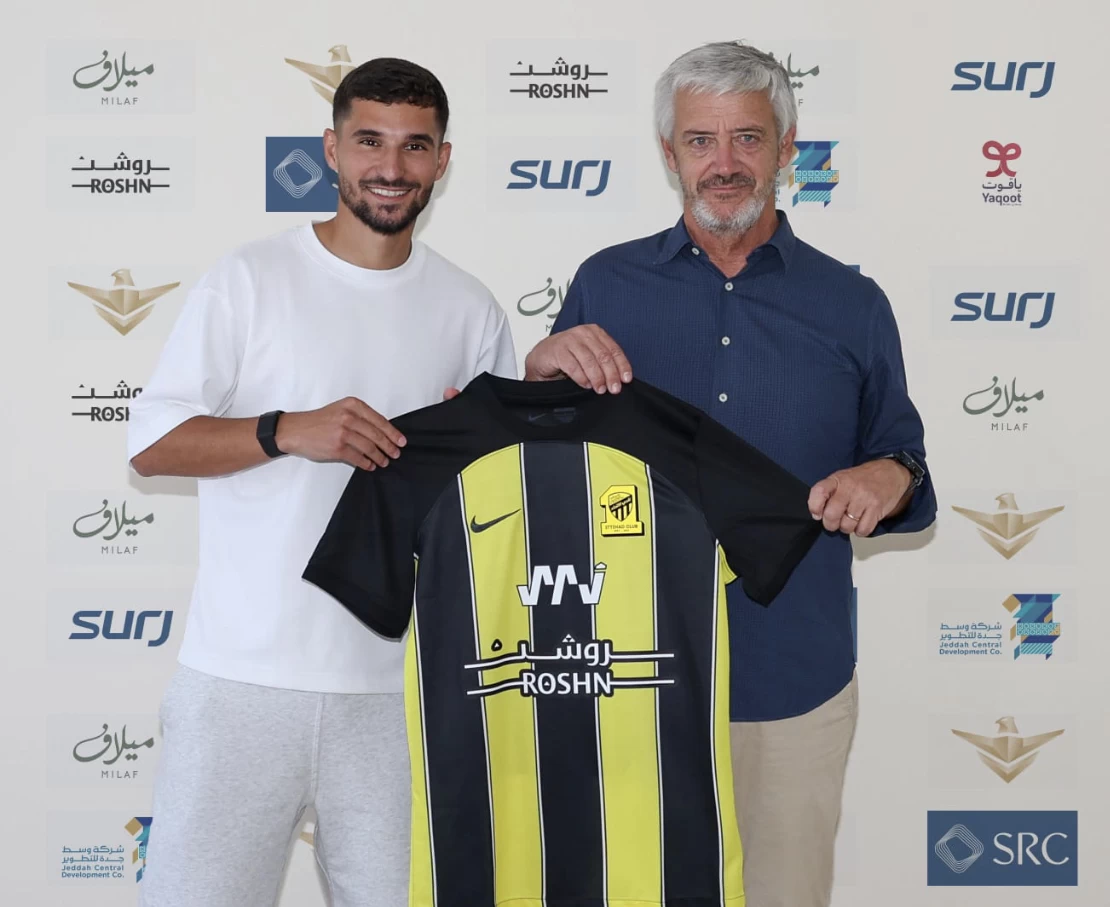 رسمياً.. الجزائري حسام عوار يوقع للاتحاد