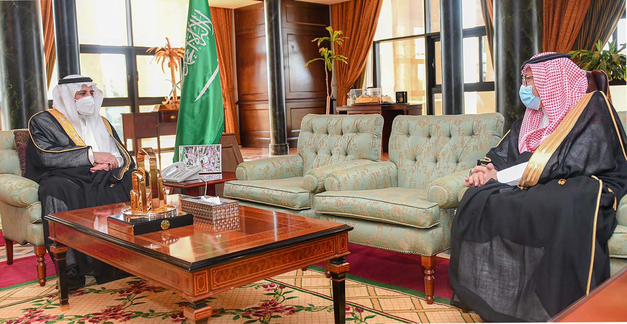 سمو أمير تبوك يستقبل مدير الخدمات الطبية للقوات المسلحة
