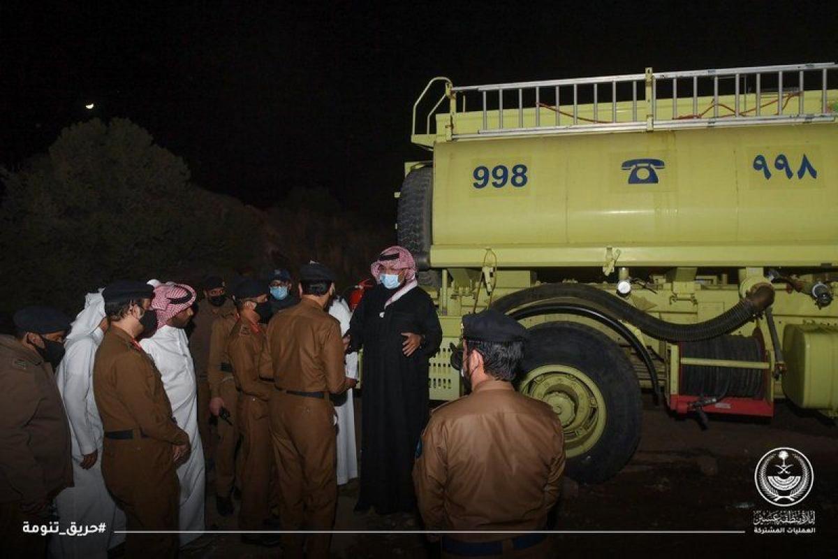 بمتابعة ولي العهد وإشراف أمير عسير جهود جبارة للسيطرة على حريق تنومة