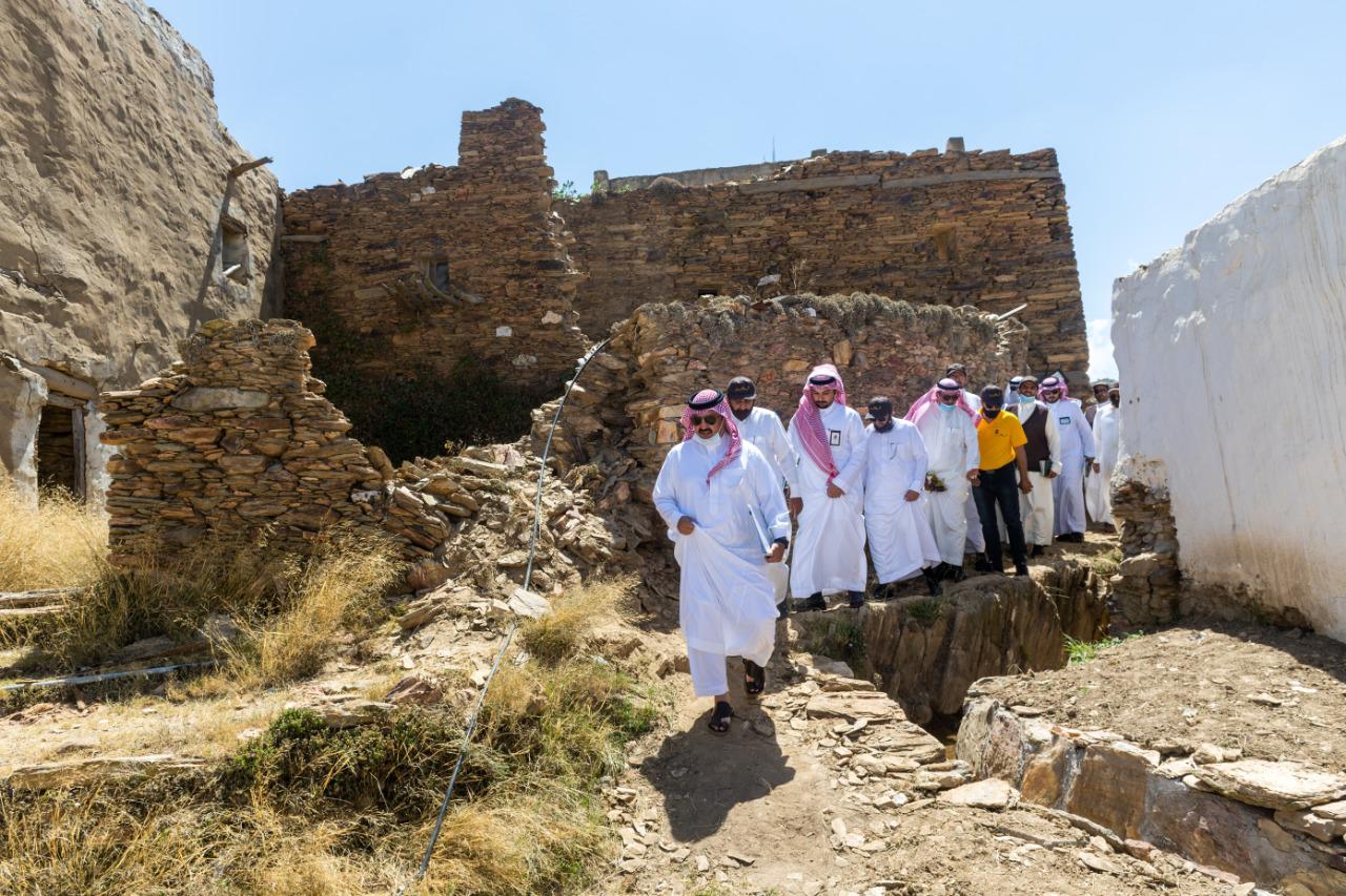 الأمير تركي بن طلال يوجه بإعادة تأهيل وتطوير قرية "زبنة" التراثية
