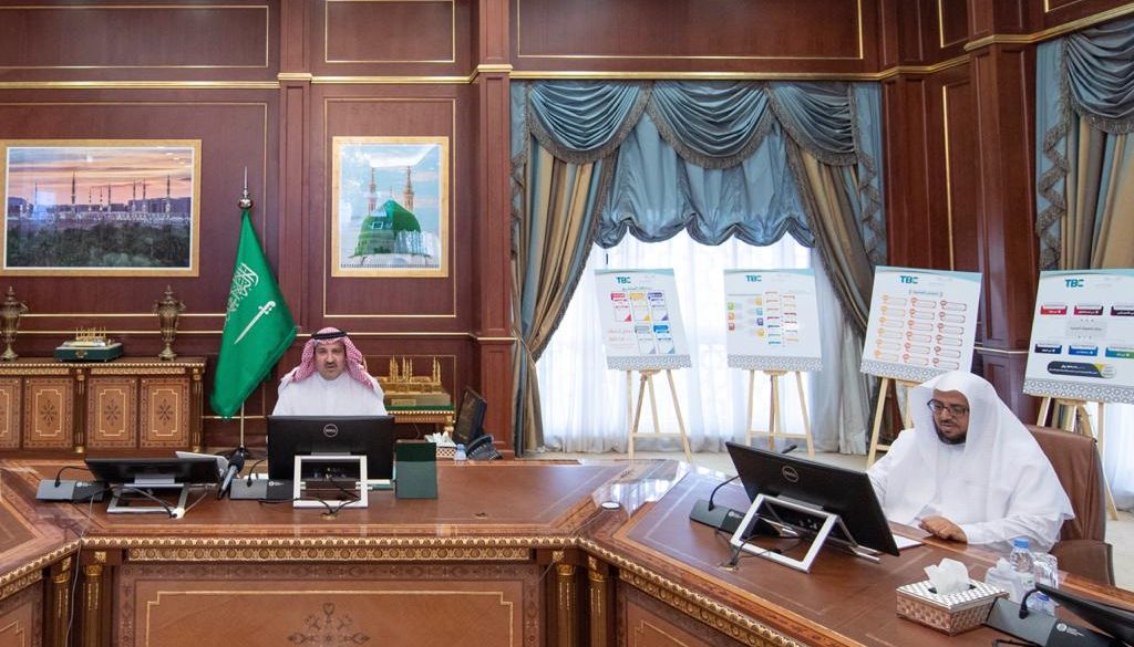 أمير المدينة يدشن مشروع تأمين الحقائب الإلكترونية لطلاب الأسر المحتاجة بالمنطقة