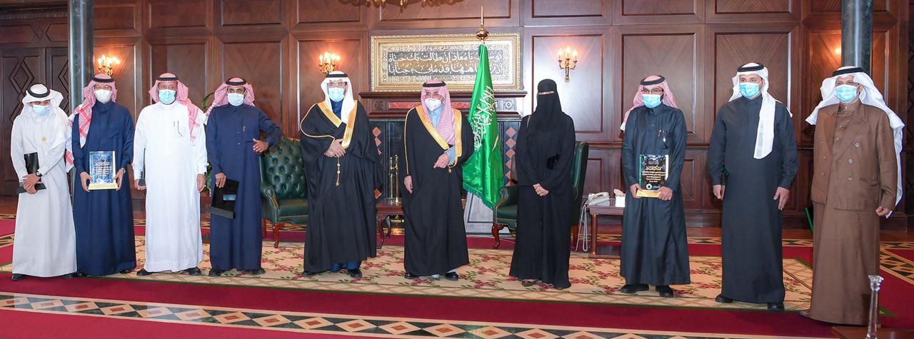 أمير تبوك يكرّم المستشفيات والإدارات بصحه بالمنطقة الحاصلة على شهادة "سباهي"