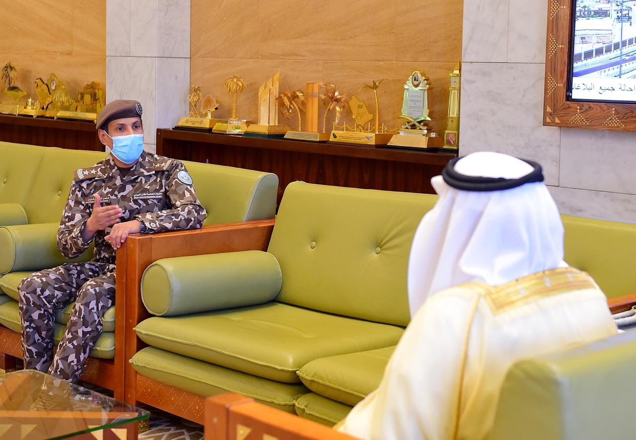 سمو أمير منطقة الرياض يستقبل قائد القوات الخاصة للأمن البيئي بالمنطقة