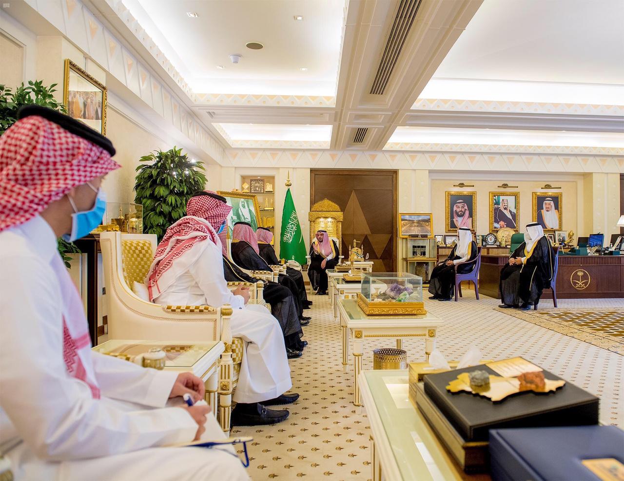 سمو أمير منطقة القصيم يلتقي المدير العام لـهدف ويطلع على جهود الصندوق وإستراتيجيته الجديدة