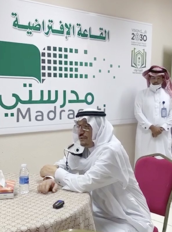 وزير التعليم لطلاب تبوك: نسعى لحل المشاكل التقنية في «مدرستي»