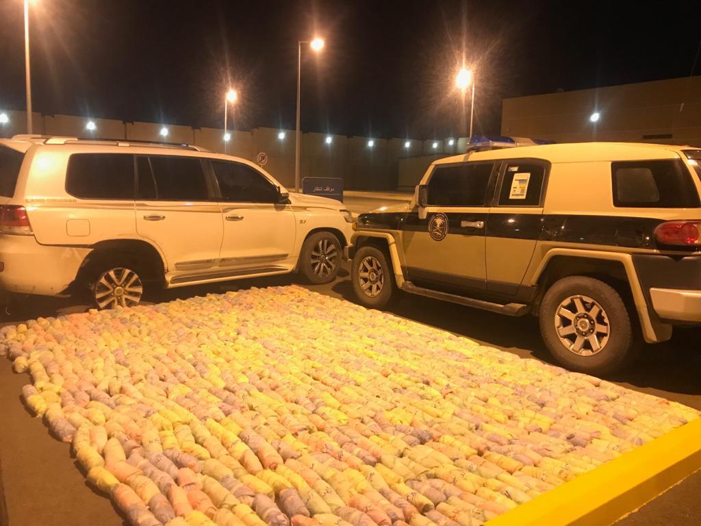 فرع الإدارة العامة للمجاهدين بعسير يضبط ٨٣٠ حزمة قات