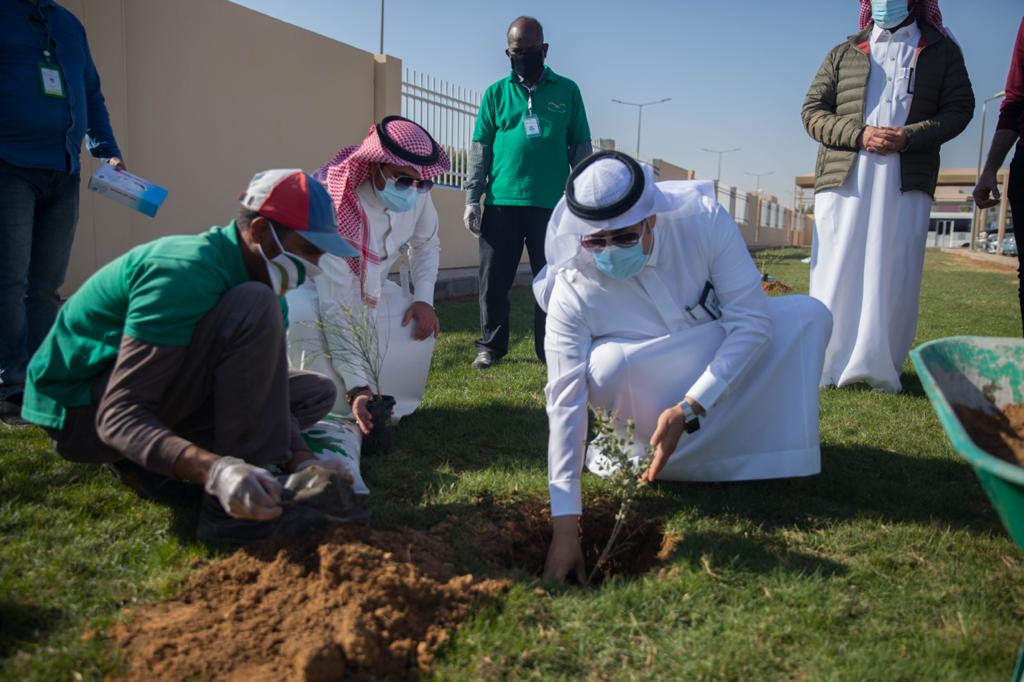 د. الشهراني يتقدم مشاركي "صحة الرياض" في حملة "لنجعلها خضراء"