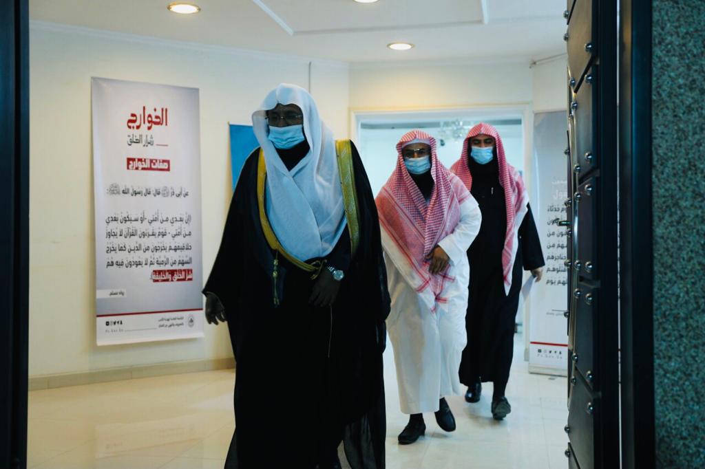 وكيل التوعية والتوجيه بالرئاسة العامة لهيئة الأمر بالمعروف يقف ميدانياً على تنفيذ حملة (الخوارج شرار الخلق) بالرياض