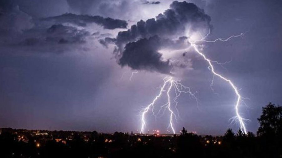 الأرصاد عن طقس السبت: غيوم بالسماء جزئيًّا وسحب رعدية على منطقتين