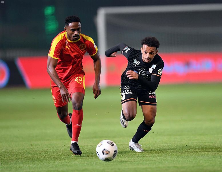 القادسية يتغلب على ضيفه الشباب