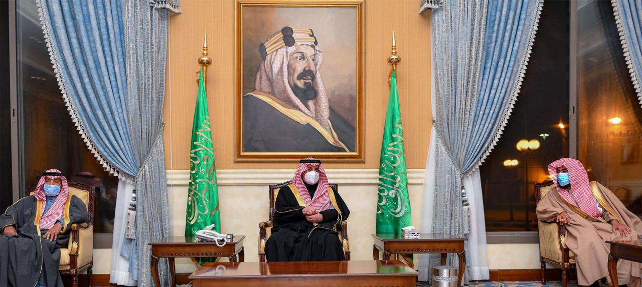 سمو أمير تبوك يستقبل المواطنين في اللقاء الأسبوعي