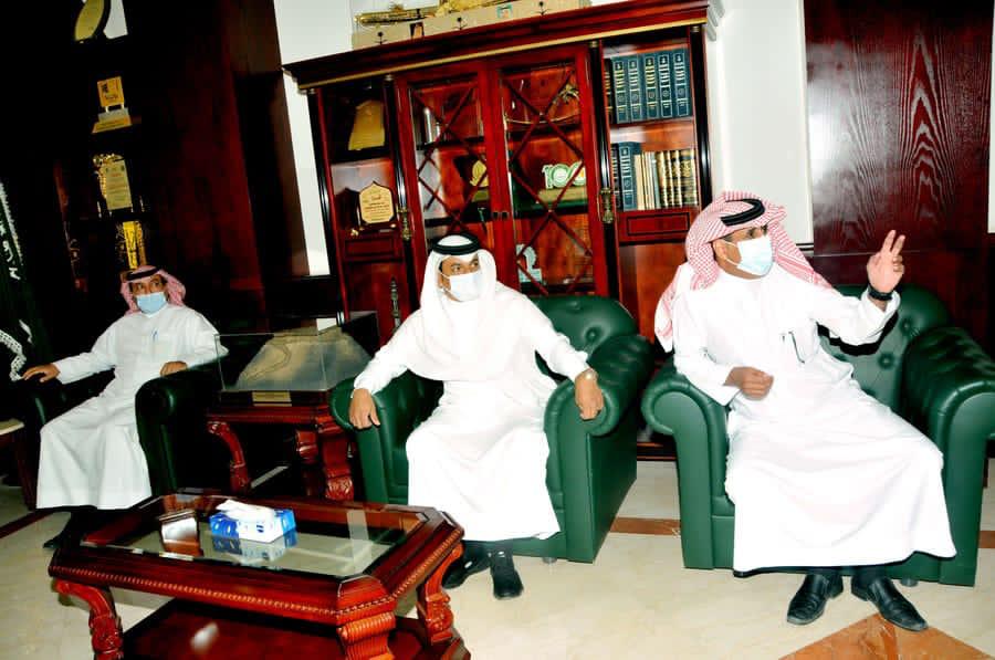 محافظ القريات يلتقي رئيس بلدية الناصفه ورئيس المجلس البلدي وعدد من اعضاء المجلس