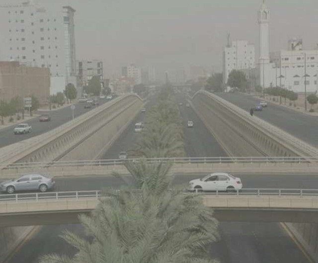 المدينة المنورة.. رياح نشطة وأتربة مثارة تستمر حتى الثامنة مساء