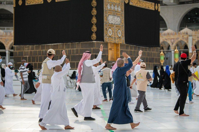 وسط منظومة من الخدمات وبدموع الفراق ضيوف الرحمن يودعون البيت العتيق على أمل العودة