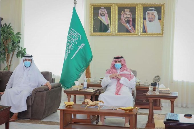 سمو أمير الجوف يلتقي أمين المنطقة ويستعرض معه مشاريع تطويرية في مدينة سكاكا