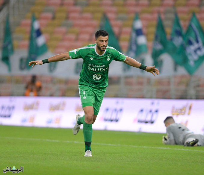 الأهلي يصعق الاتحاد بثنائية السومة ويقربه من شبح الهبوط