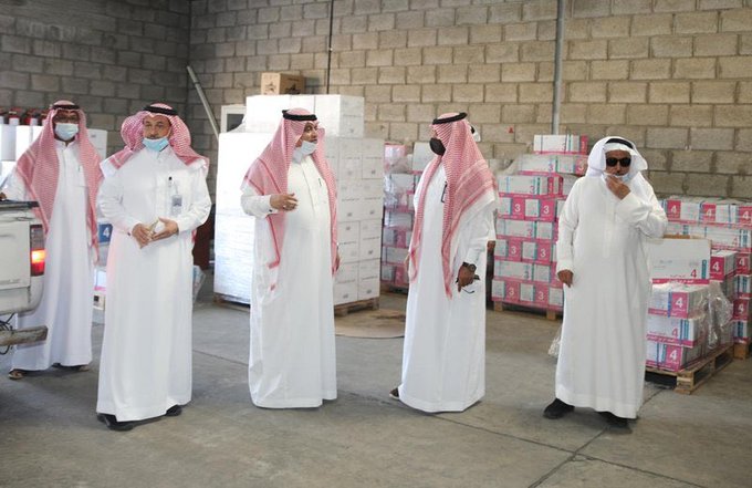 "الجوني" يقف على أعمال ترحيل 670 ألف مقرر مدرسي بتعليم عسير