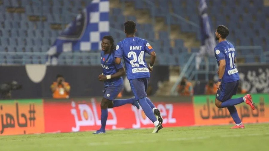 غوميز يقود الهلال للفوز على الفتح
