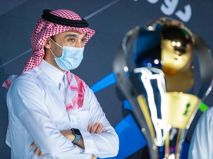 وزير الرياضة يهنئ الهلال بلقب الدوري الاستثنائي