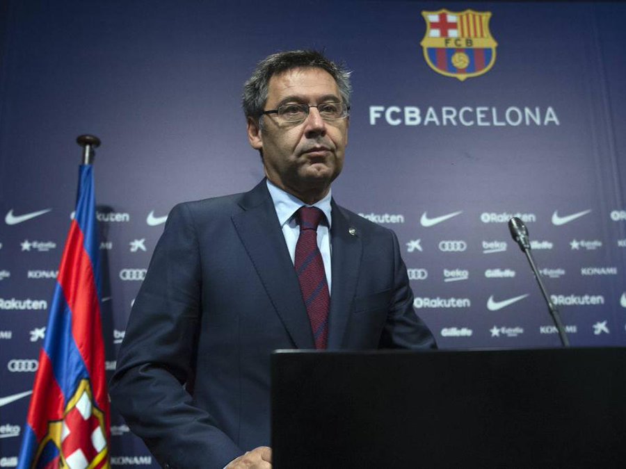 بارتوميو رئيس برشلونة وأعضاء مجلس إدارته يتقدمون باستقالتهم من النادي