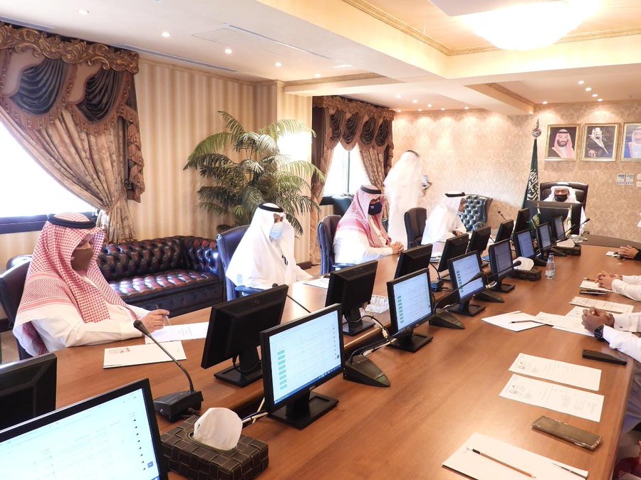 أمين العاصمة المقدسة يناقش المشاريع التقنية المشاركة في ملتقى مكة الثقافي
