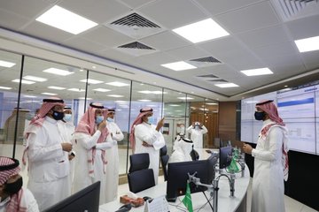 وزارة الحج والعمرة تناقش مع مكتب إدارة البيانات الوطنية استراتيجيات التحول الرقمي