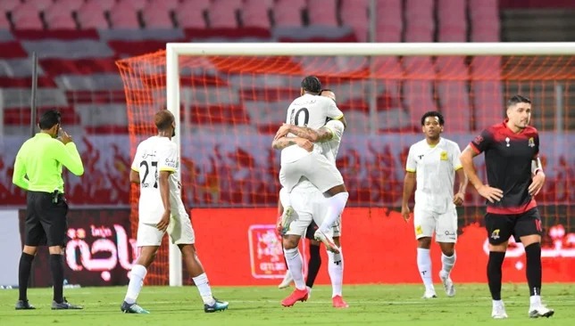 بعد غياب طويل.. الاتحاد يدخل مربع الكبار بتغلبه على الوحدة بثنائية