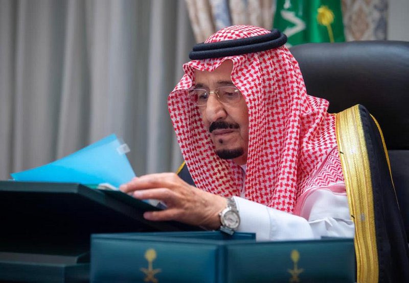 #عاجل #مجلس_الوزراء يعقد جلسته ـ عبر الاتصال المرئي ـ برئاسة #خادم_الحرمين_الشريفين.