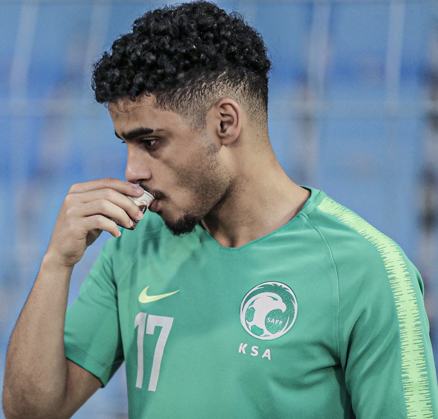 الهلال يرحب بصفقته الجديدة على طريقته