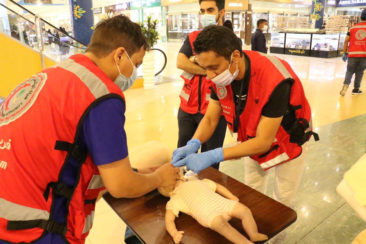 الهلال  الأحمر يحتفل باليوم العالمي للإسعافات الأولية بمنطقة الرياض